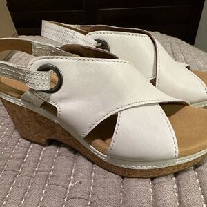 BRAND NEW Clarks Women's White Wedge Cork Sandals